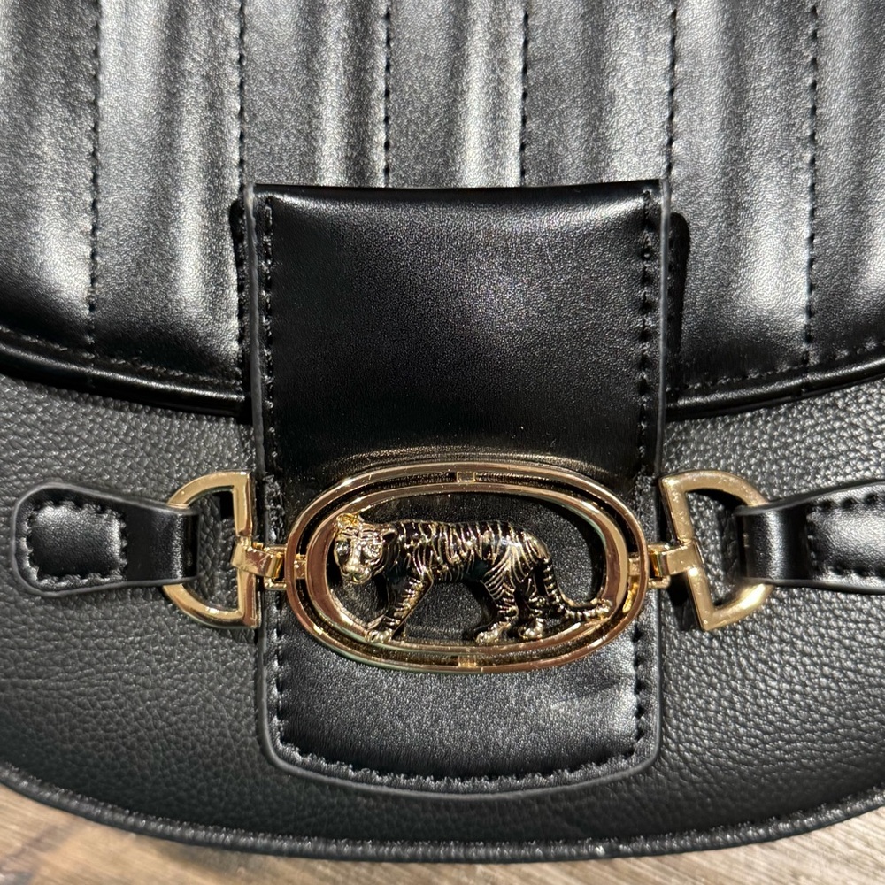Topshop Quilted Black Saddle Crossbody Bag with Gold Hardware - Picture 4 of 9